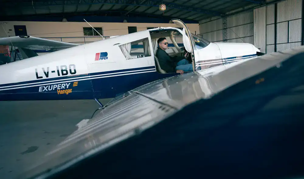 General aviation single engine cockpit simulator